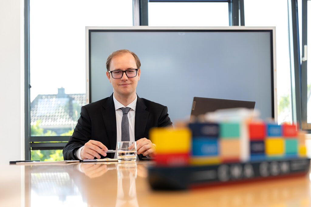 breuer-klingen-handelsrecht-motiv-Rechtsanwalt-Eschenbruch